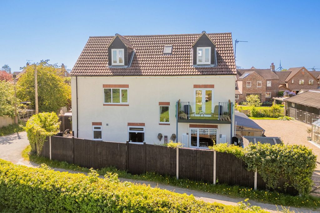 Property photo 1 of 59