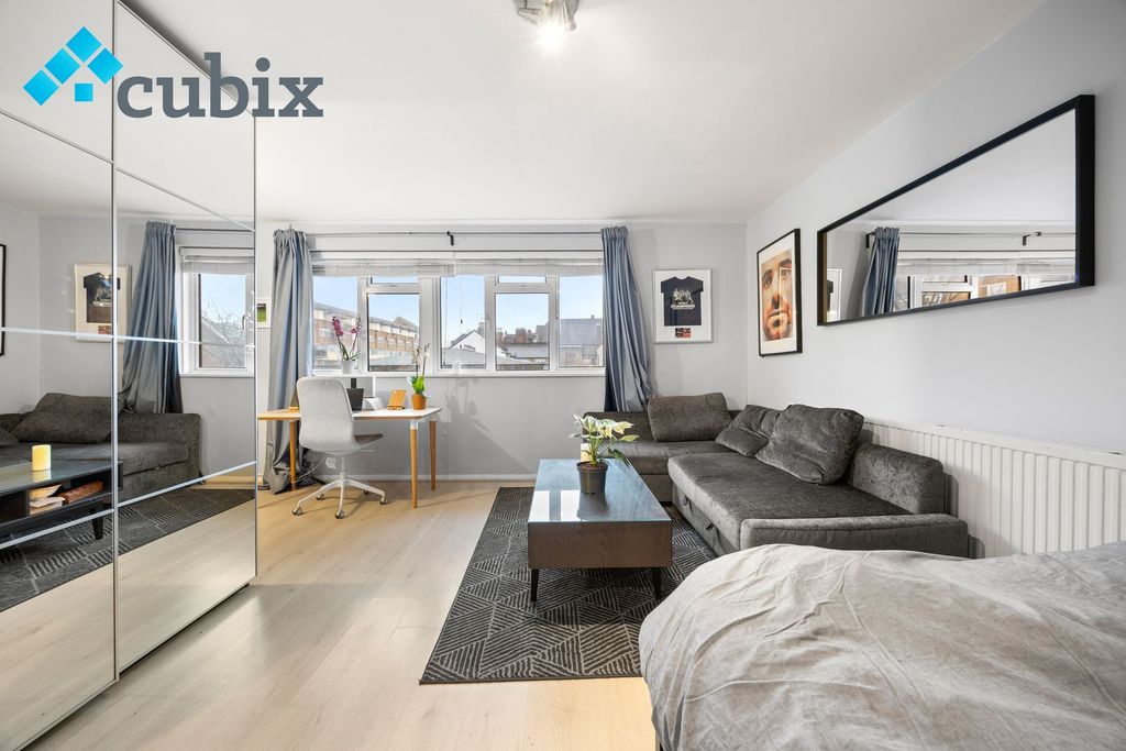 Property photo 1 of 18