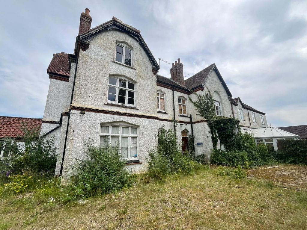 Property photo 1 of 5