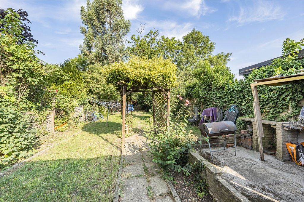 Property photo 2 of 13 Picture No. 11