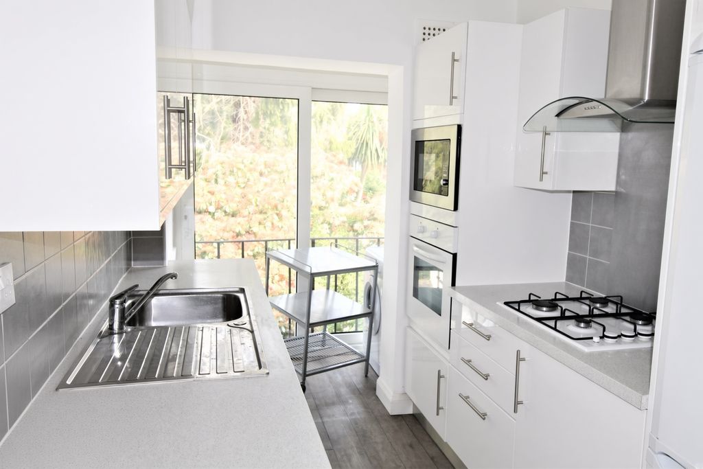 Property photo 3 of 9 Eh2Qj