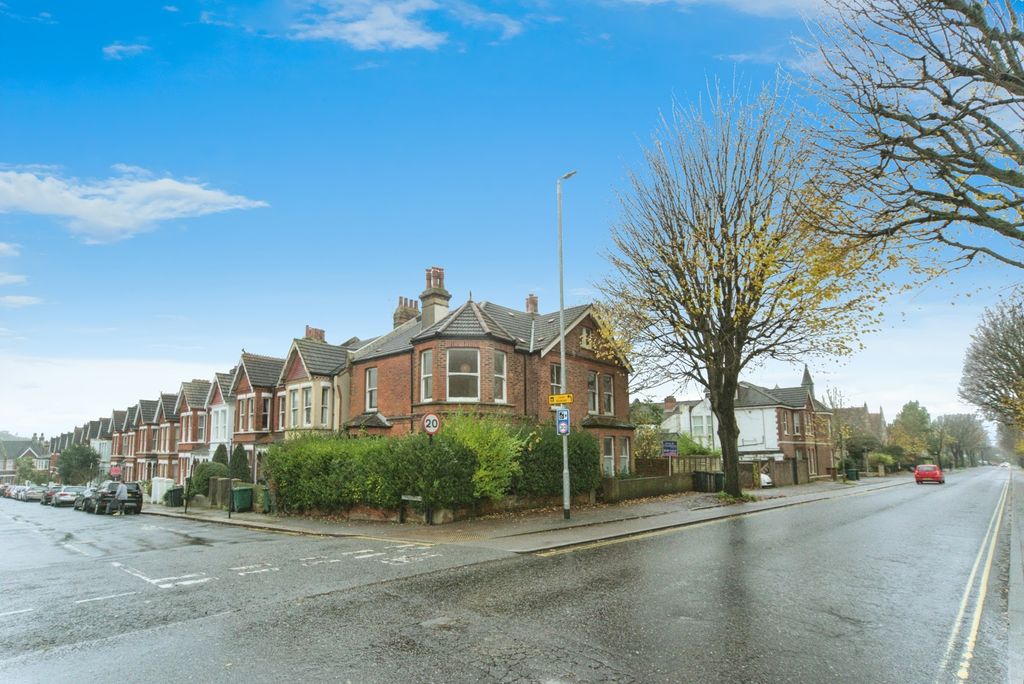 Property photo 2 of 21 Pbox-Img.Jpg