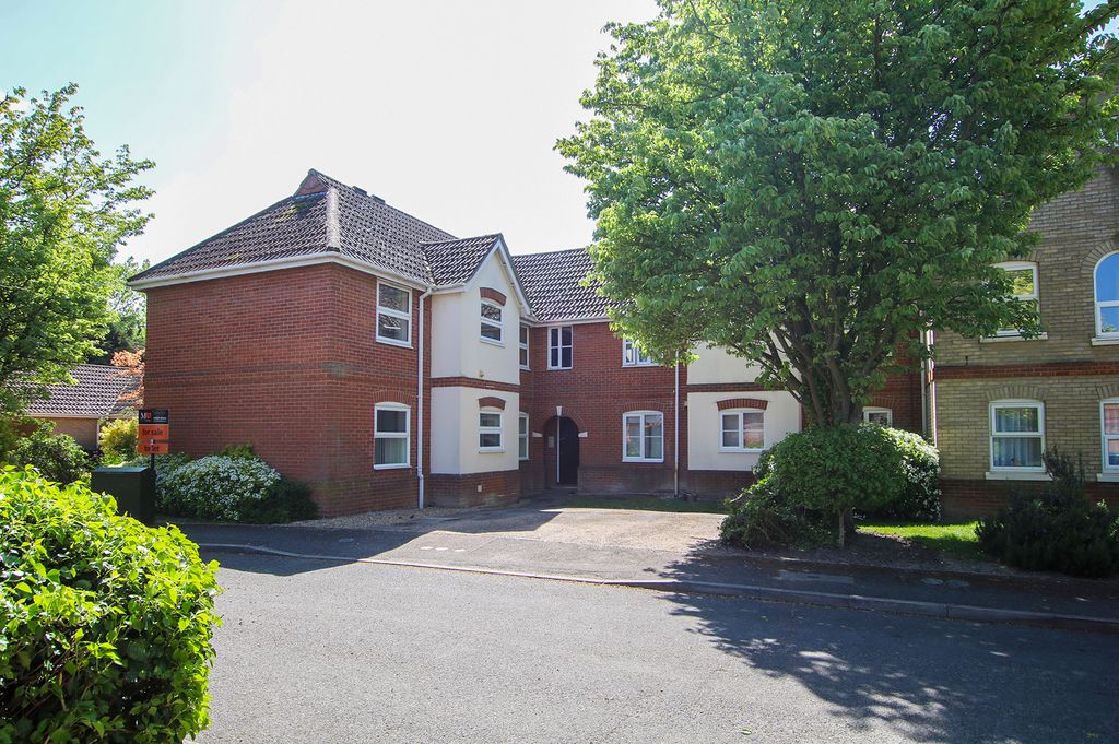 Property photo 1 of 8