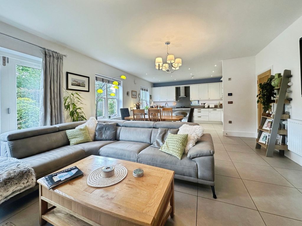 Property photo 2 of 36 3983127