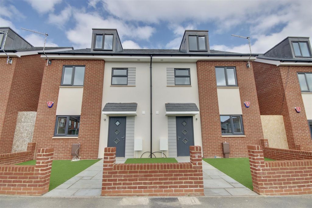 Property photo 1 of 24 182C24Ff-7182-4789-8048-Edb39114Fa91_1_201_A.Jpeg