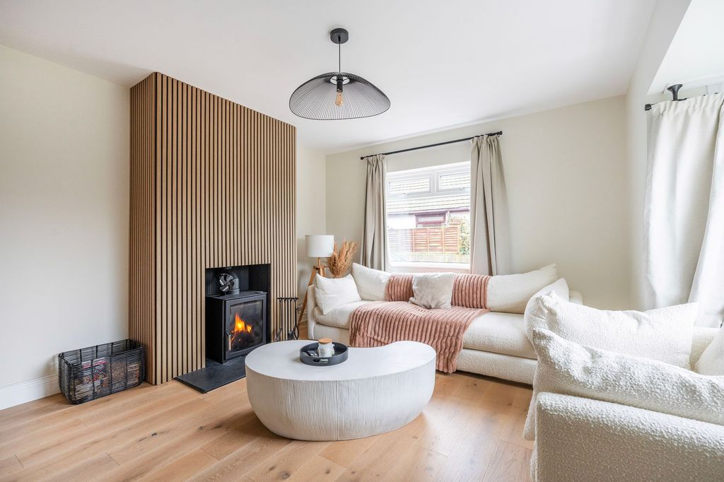 Property photo 2 of 25