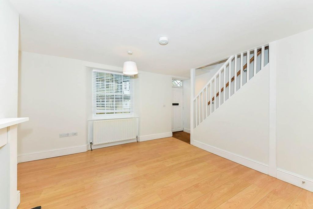 Property photo 3 of 9 Dining Room