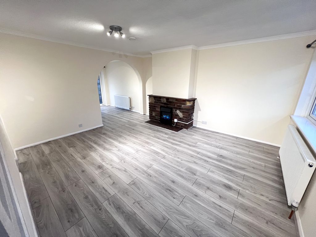 Property photo 2 of 11 Living Room