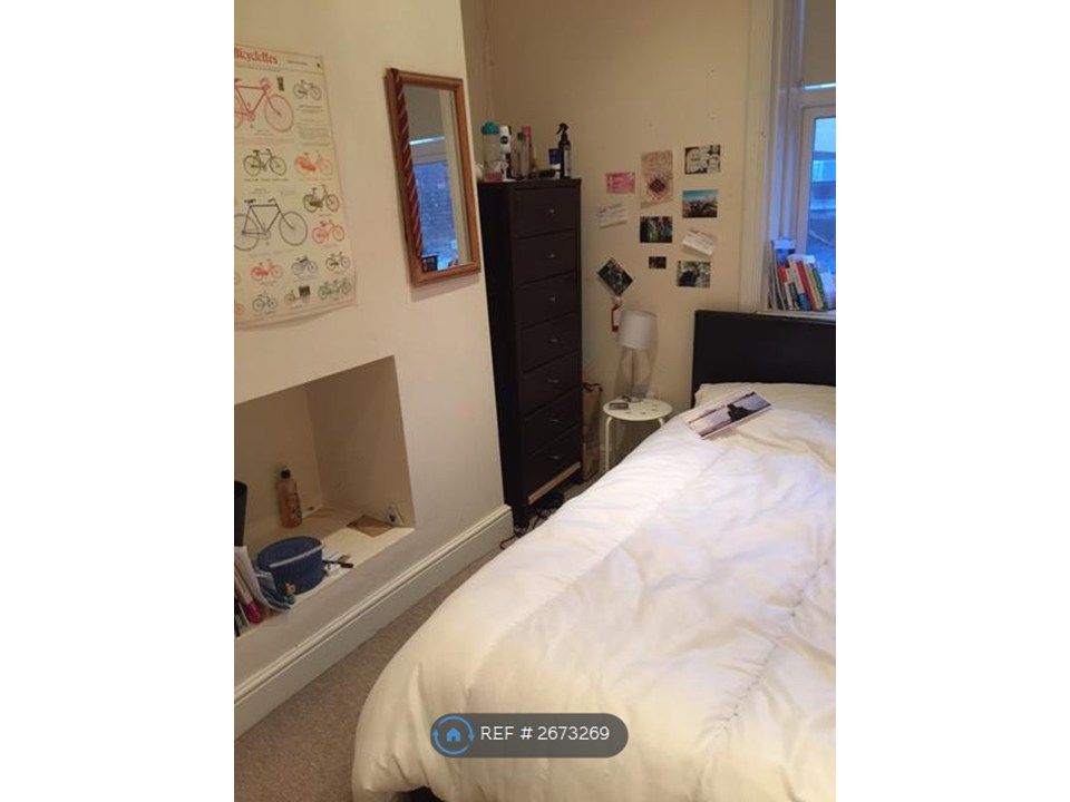 Property photo 3 of 5 Bedroom 1