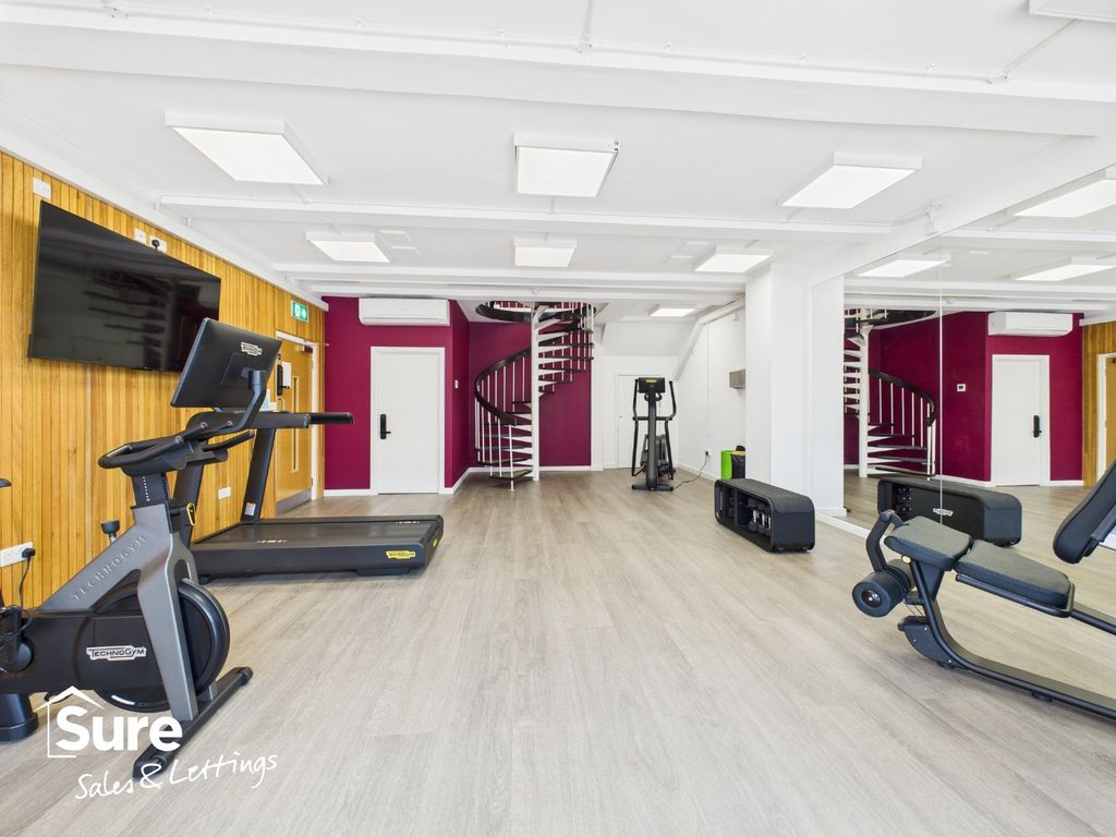 Property photo 1 of 9 4955630