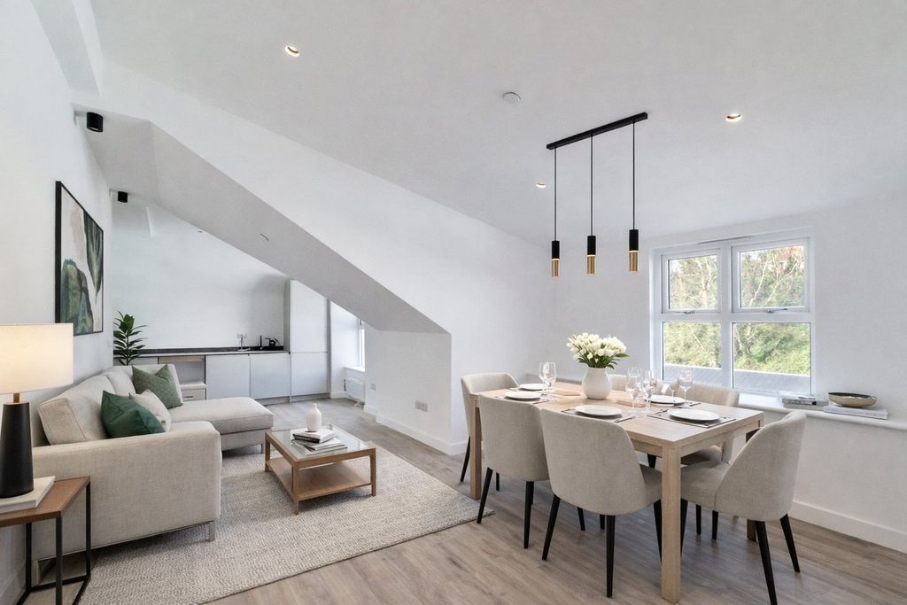 Property photo 3 of 6 3 - Picture No. 22