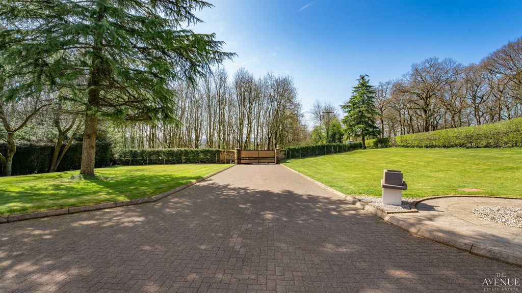 Property photo 1 of 40 4974074