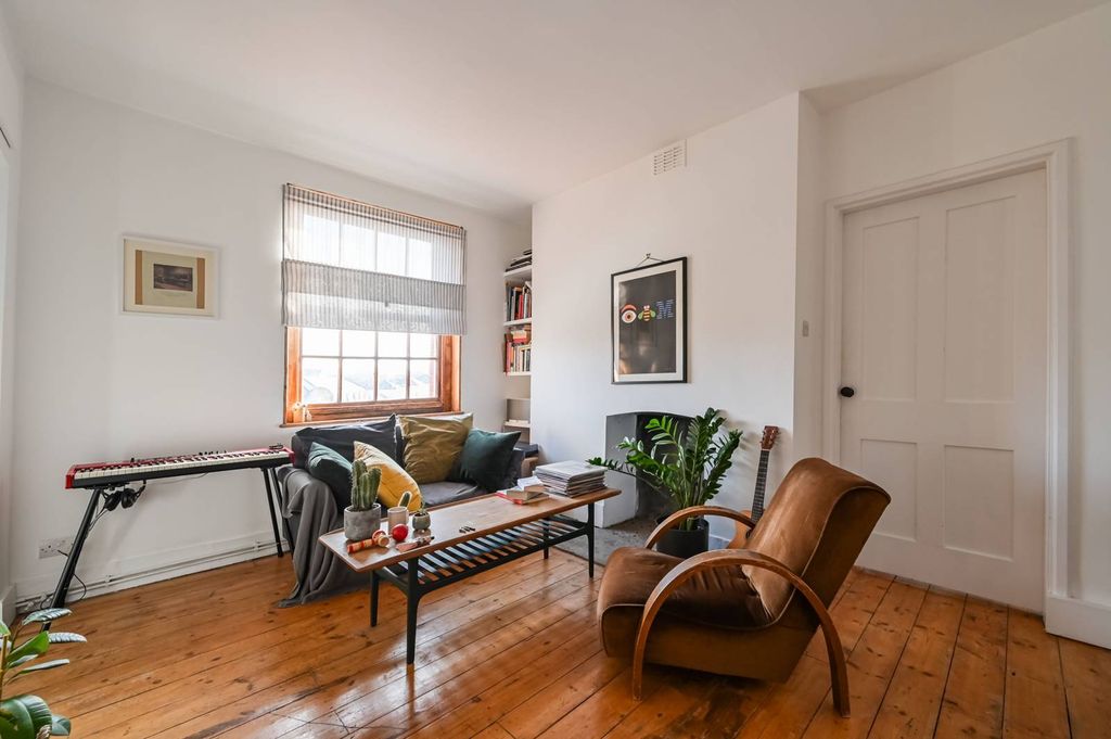 Property photo 2 of 7