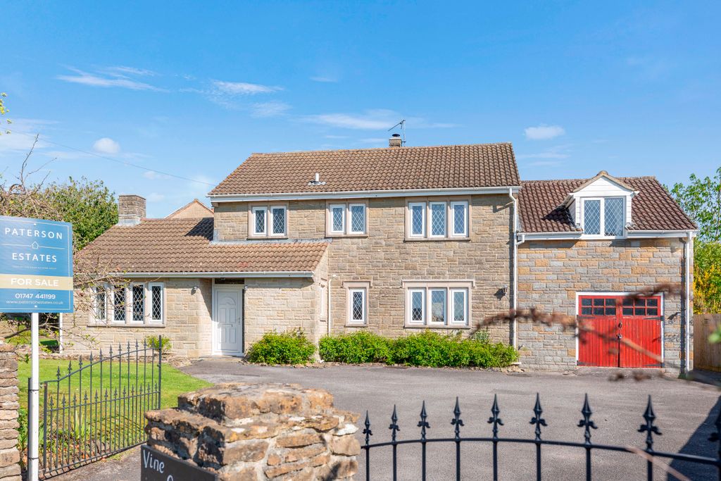 Property photo 1 of 28