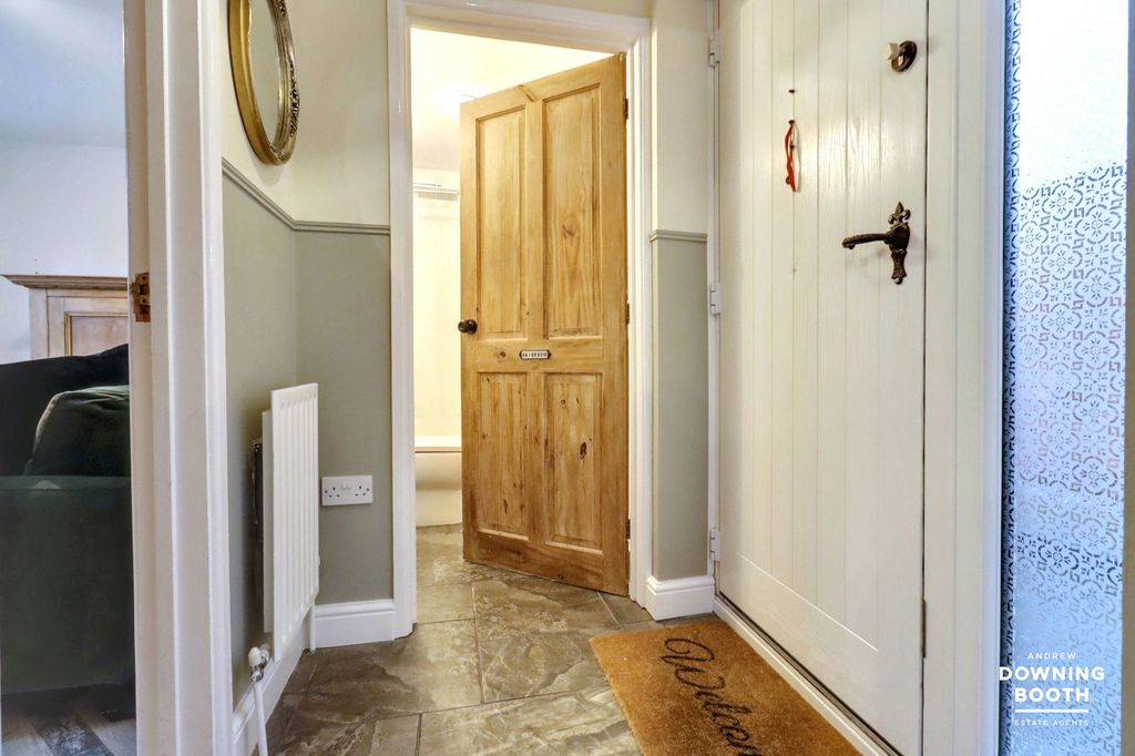 Property photo 2 of 38