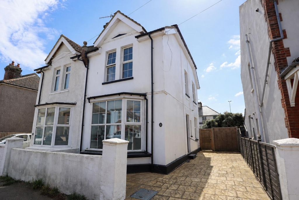 Property photo 1 of 13 1Ab918d0-9F2c-4E6F-Acdd-6Cf3E801d79E.Png