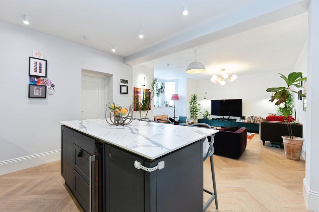 Additional image 11 of 3 bed flat for saleEpsom Road, Guildford, Surrey GU1