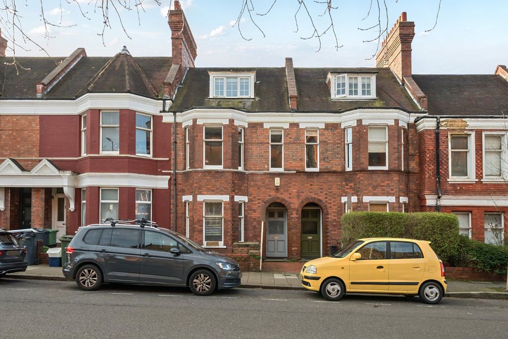 Property photo 2 of 12 Picture No. 20