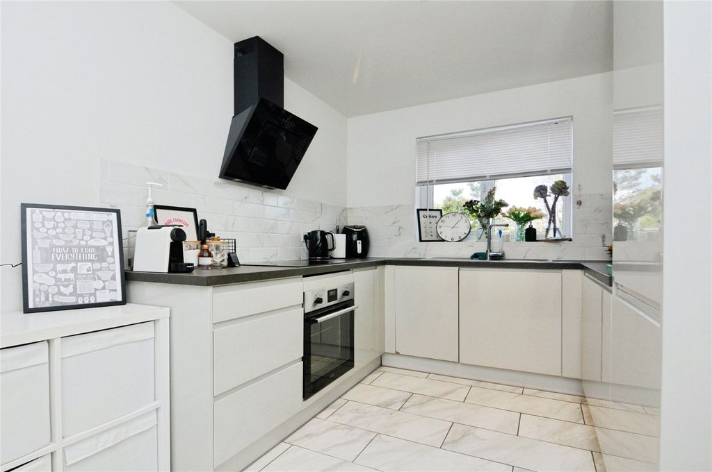 Property photo 2 of 14 Internal