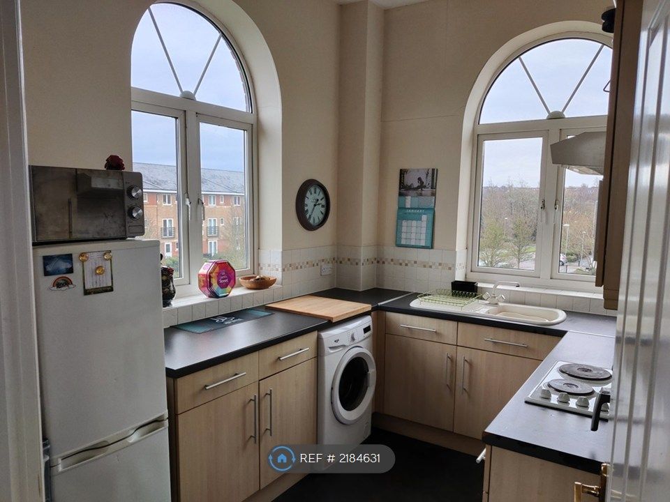 Property photo 2 of 9 Kitchen