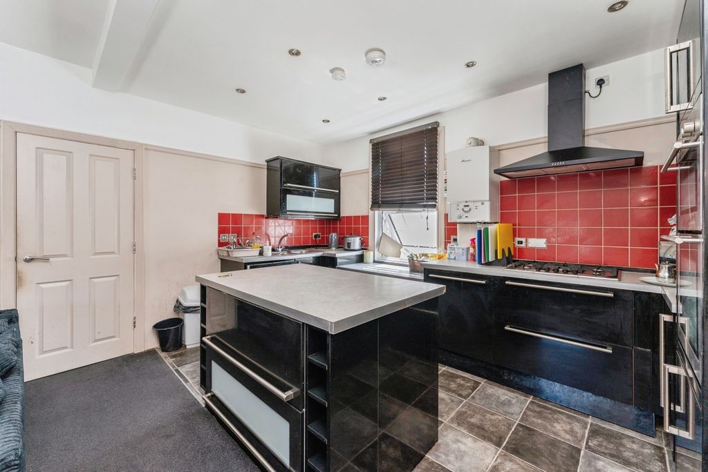 Property photo 1 of 12 Pbox-Img.Jpg