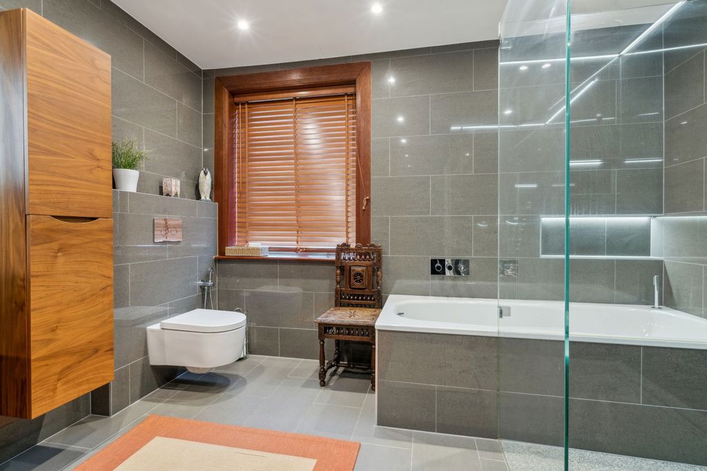 Additional image 14 of 7 bed detached house for saleThe Avenue, Hatch End, Pinner HA5