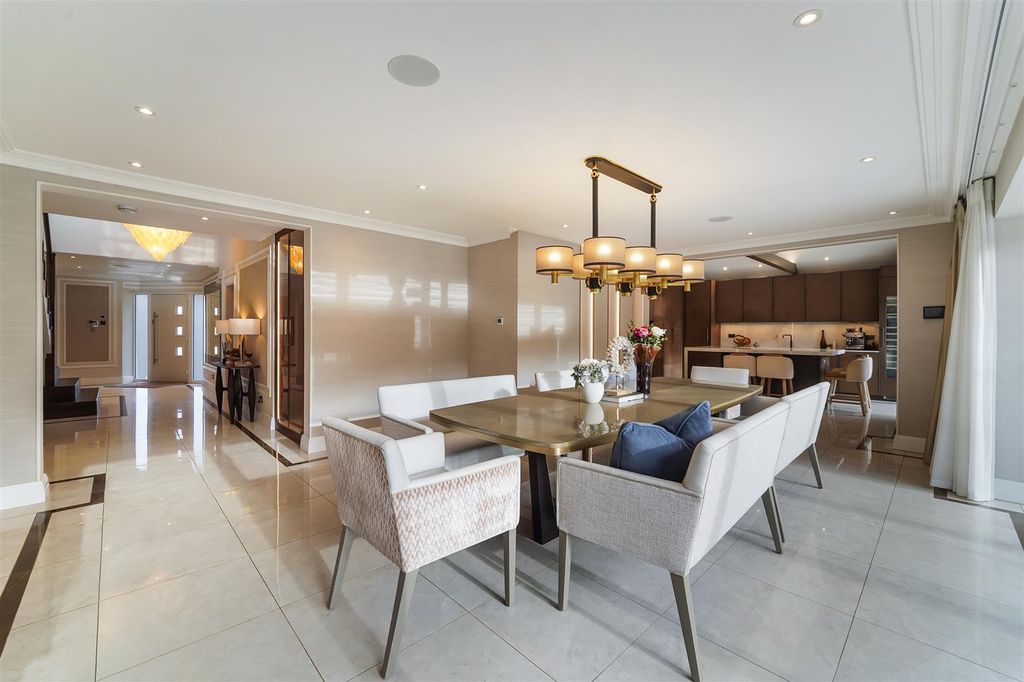 Property photo 3 of 38 Woodmansterne Lane, 64 (8).Jpg