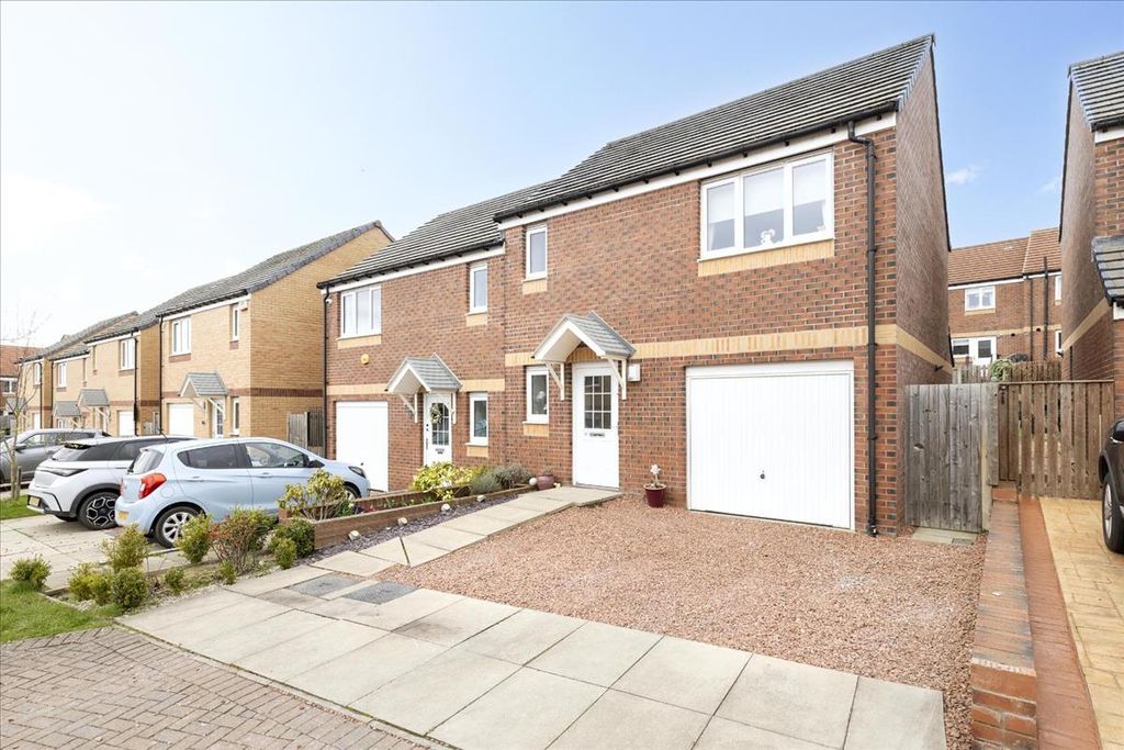 Property photo 1 of 26