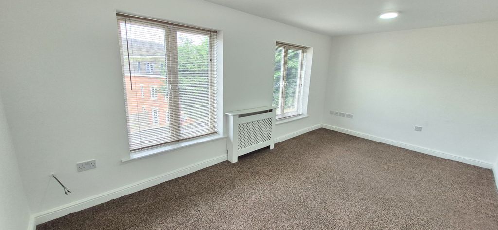 Property photo 3 of 23