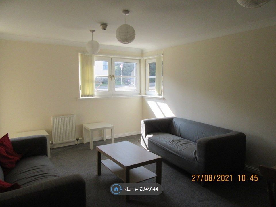 Property photo 2 of 9 Living Room