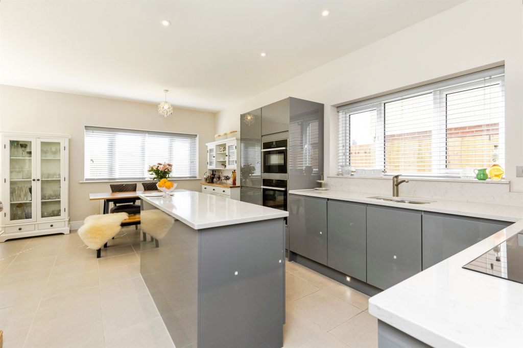 Property photo 3 of 26