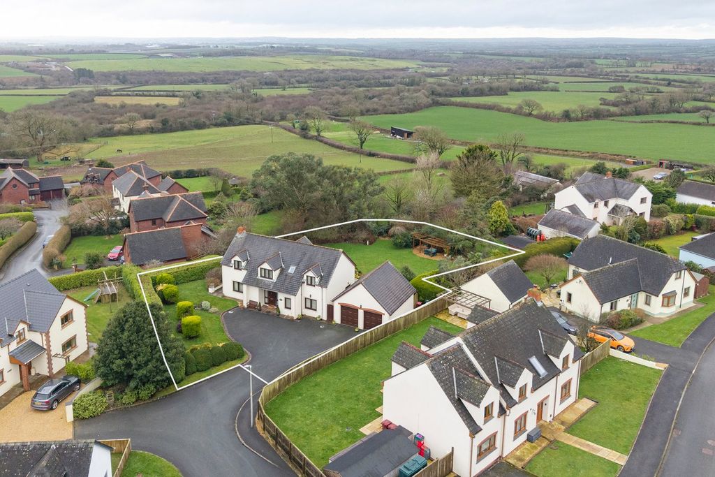 Property photo 3 of 28