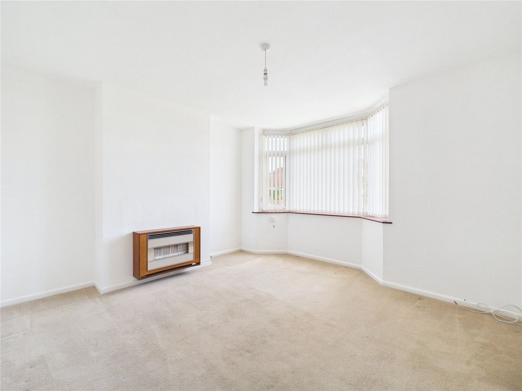 Property photo 2 of 27 Picture No. 14