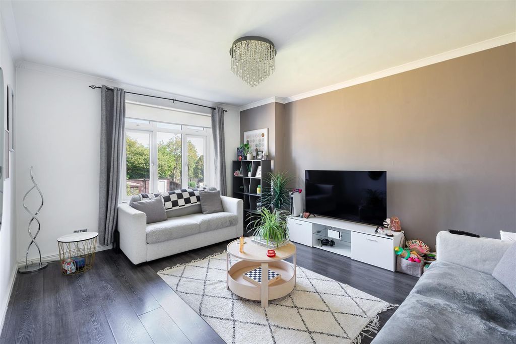 Property photo 2 of 19 29Calderave-10.Jpg