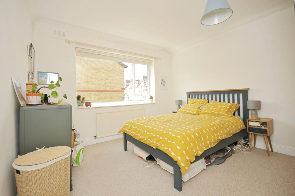 Property photo 3 of 17 Photo