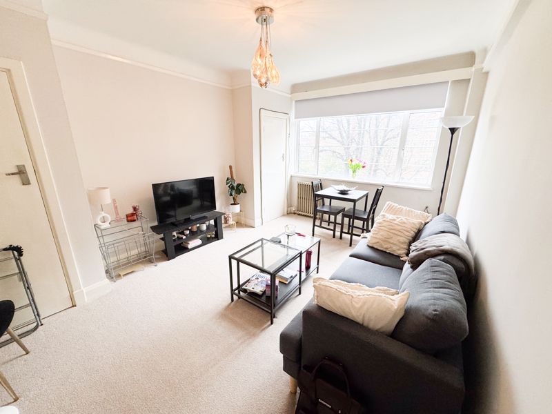 Property photo 1 of 12 Photo 9