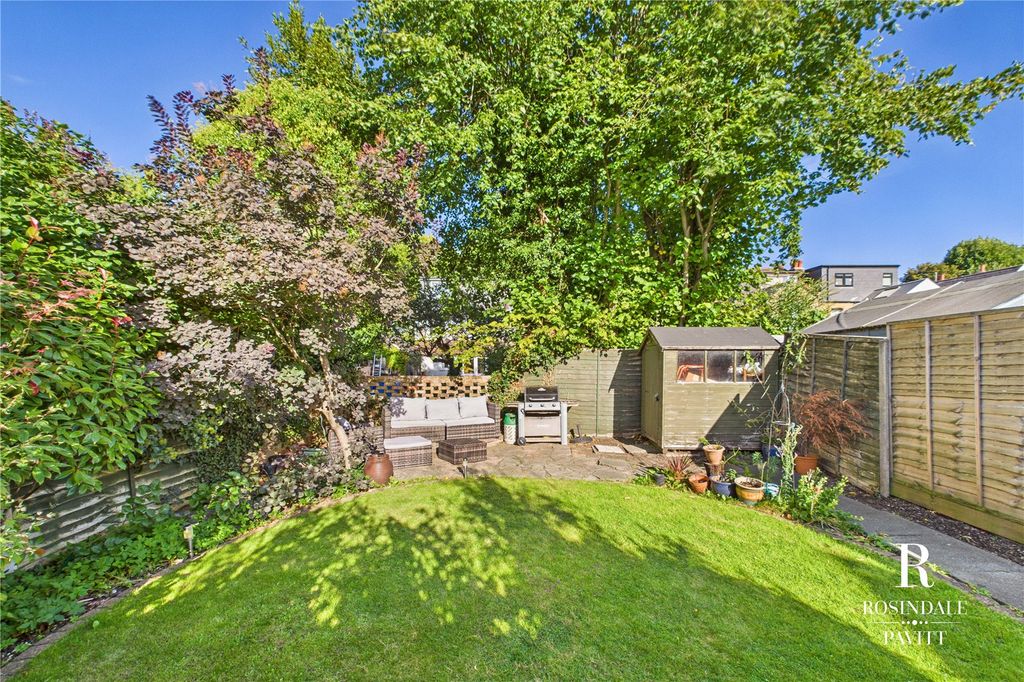Property photo 2 of 23 Picture No. 24