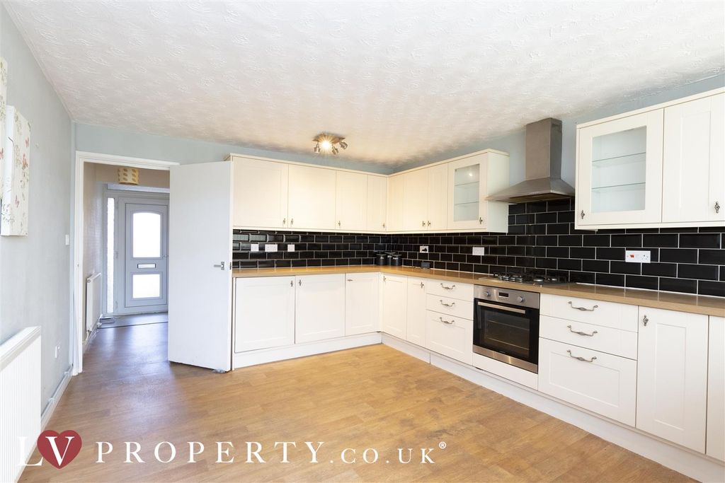 Property photo 2 of 10 N2.Jpg