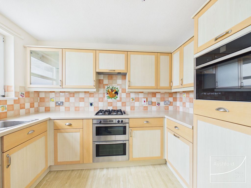 Additional image 5 of 2 bed flat for saleAlta Vista Road, Roundham, Paignton TQ4