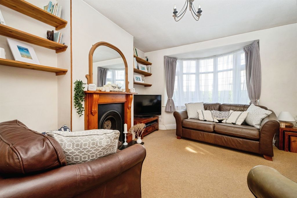 Property photo 3 of 14