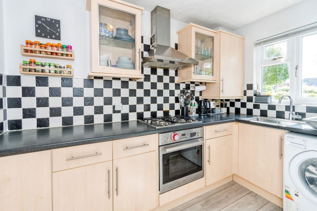 Property photo 2 of 17