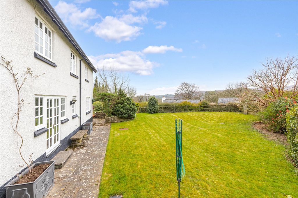 Property photo 3 of 16 Gsrden