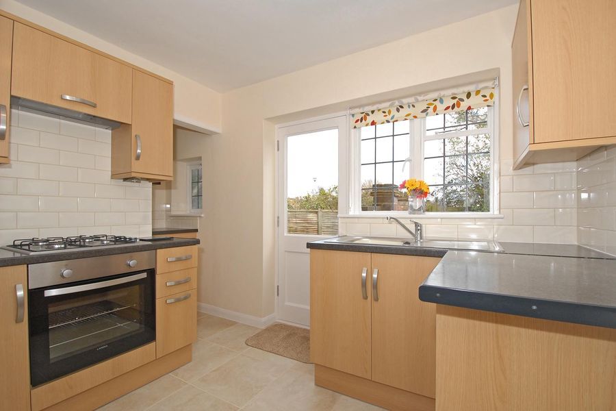 Property photo 2 of 10 Kitchen (2)_Result.J