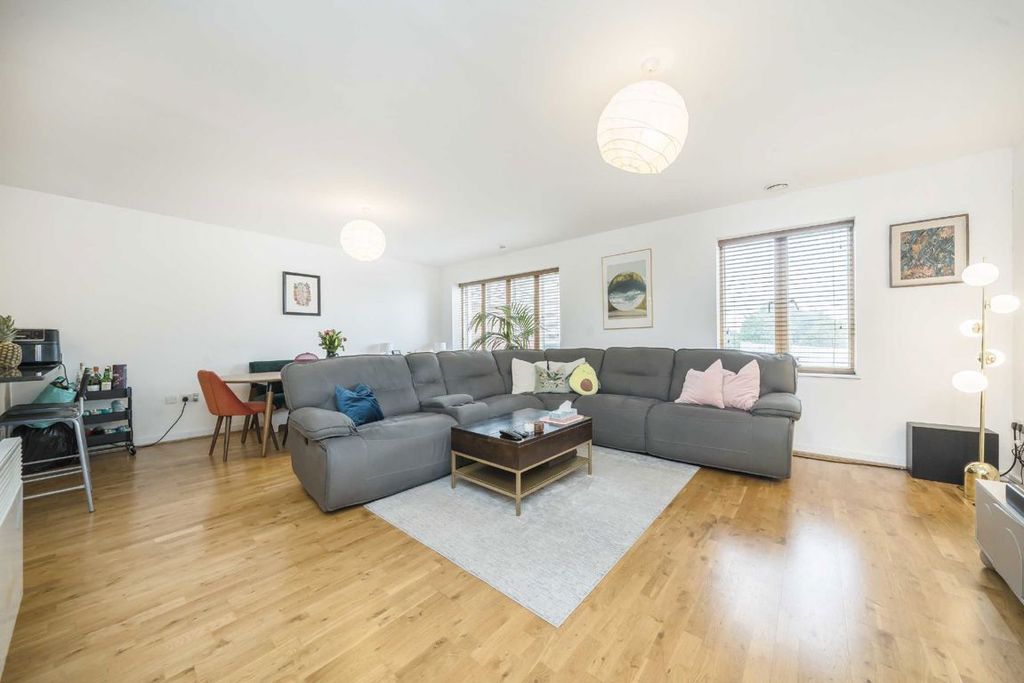 Property photo 2 of 9