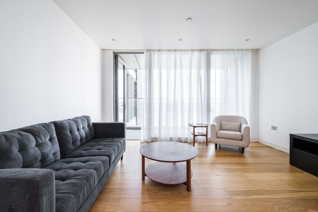Property photo 2 of 10 Regents Wharf