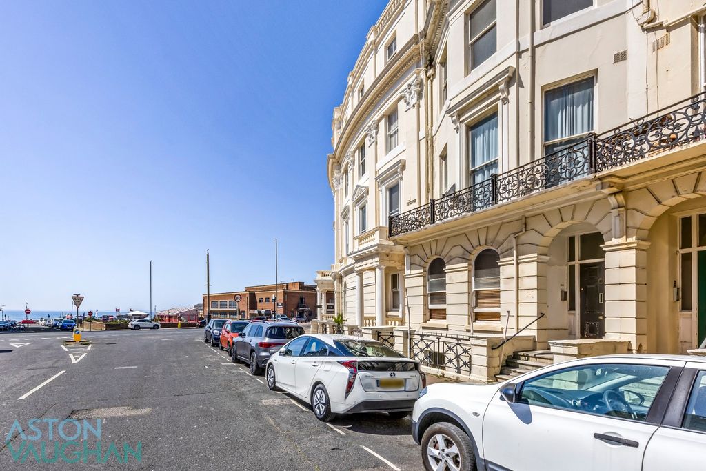 Property photo 2 of 15 5201473