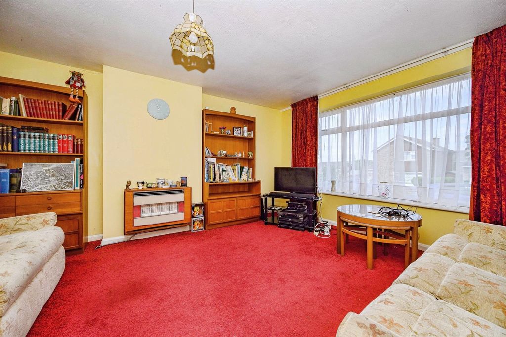 Property photo 2 of 20