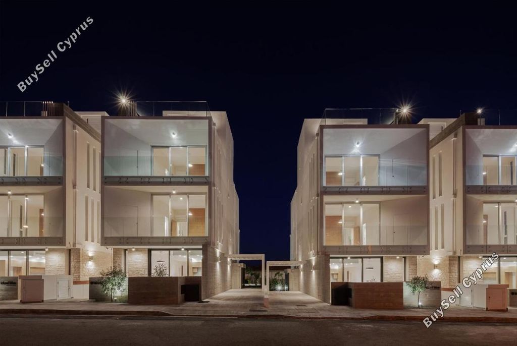 Property photo 2 of 24