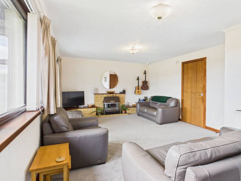 Property photo 2 of 26