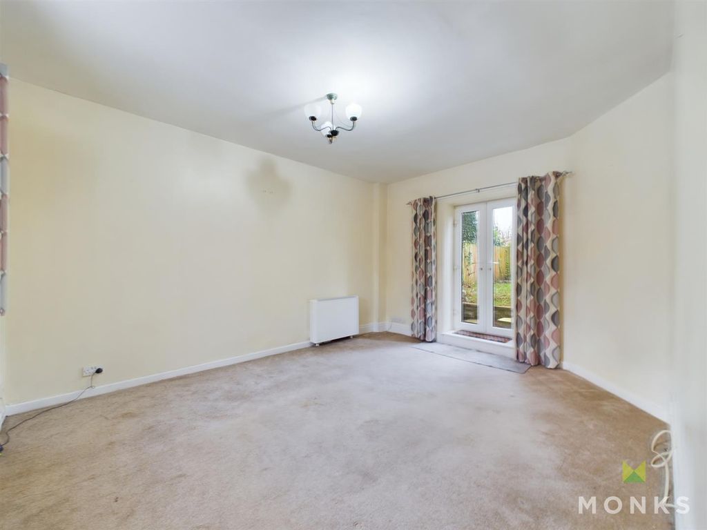 Property photo 2 of 8 Cam01420G0-Pr0548-Still006.Jpg